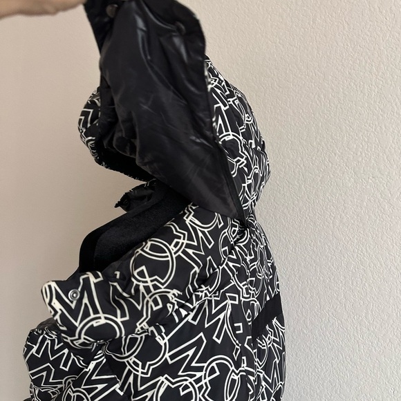 Moncler Daos Logo Print Water Resistant Hooded Down Puffer Coat Jacket. - Picture 10 of 16